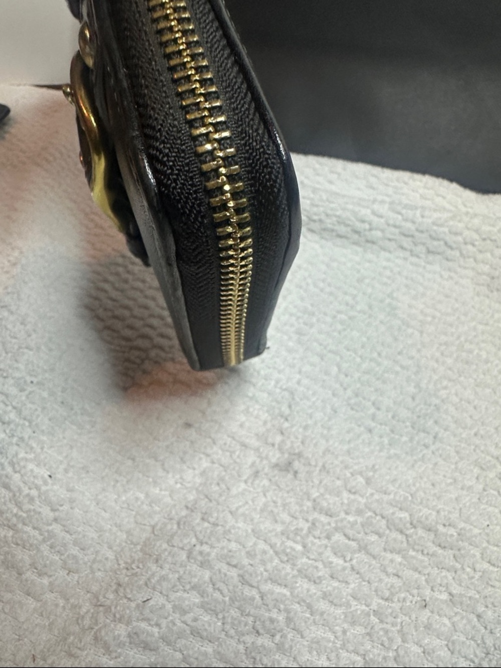 Coach Black Leatherware Zip Wallet with Gold Buckle Details - Picture 5 of 9